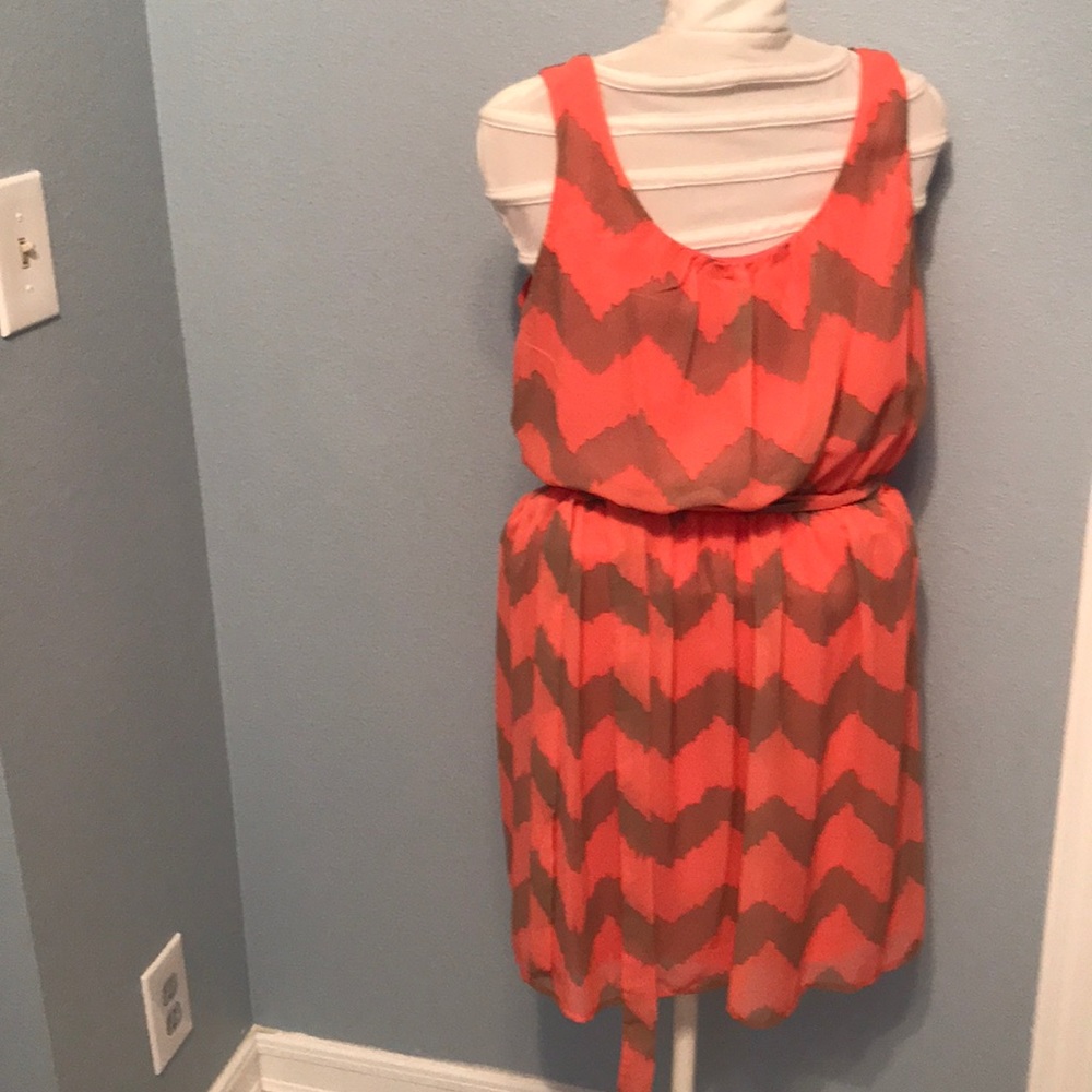 Chevron dress size M brand new